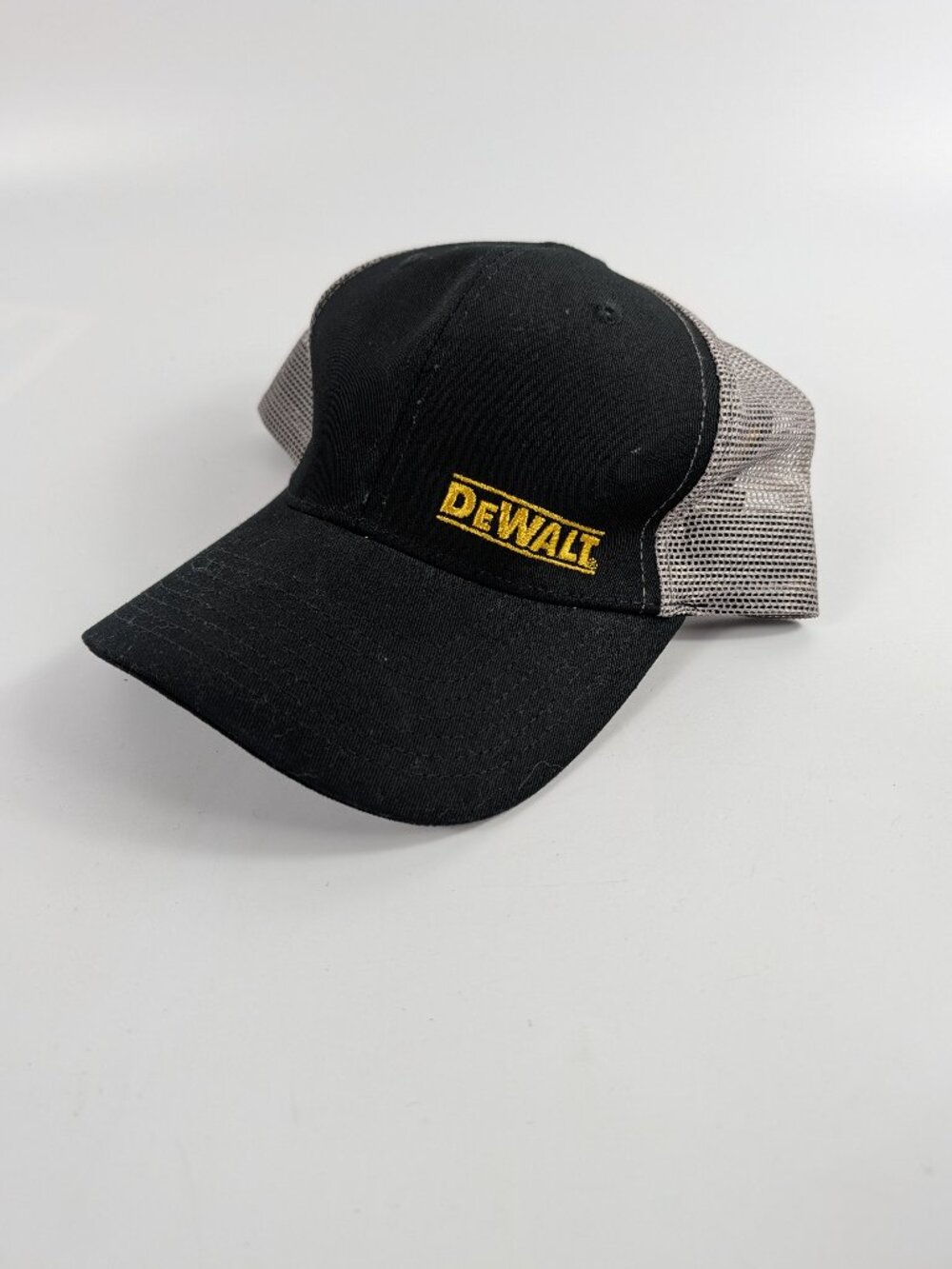 DeWALT Snapback Trucker Hat Black Grey Mens OSFM Mesh Classic New